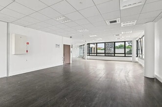 163-167 Avenue Georges Clemenceau, Nanterre à louer Photo de l’immeuble– Image 2 sur 8