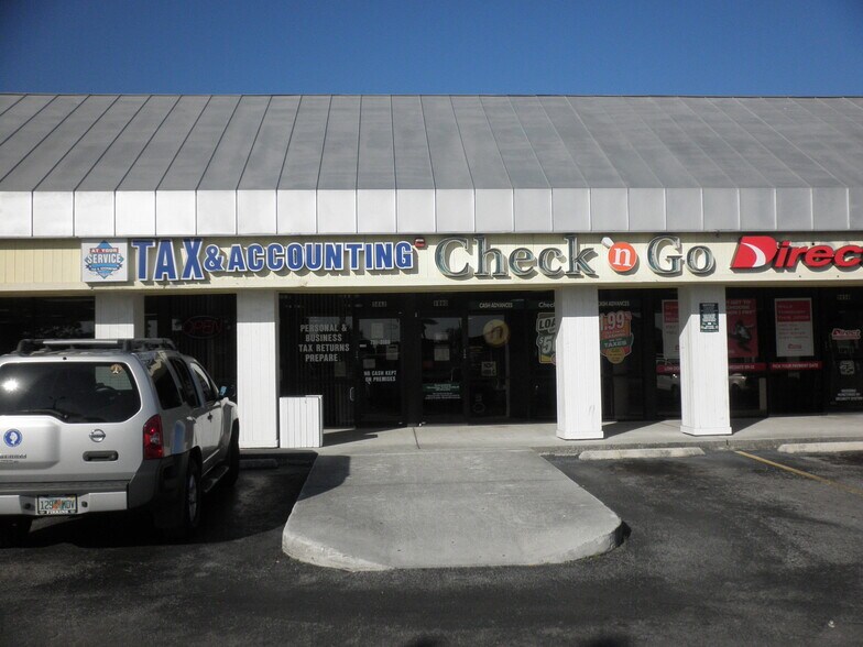 5852-5872 14th St W, Bradenton, FL à louer - Photo de l’immeuble – Image 2 sur 7