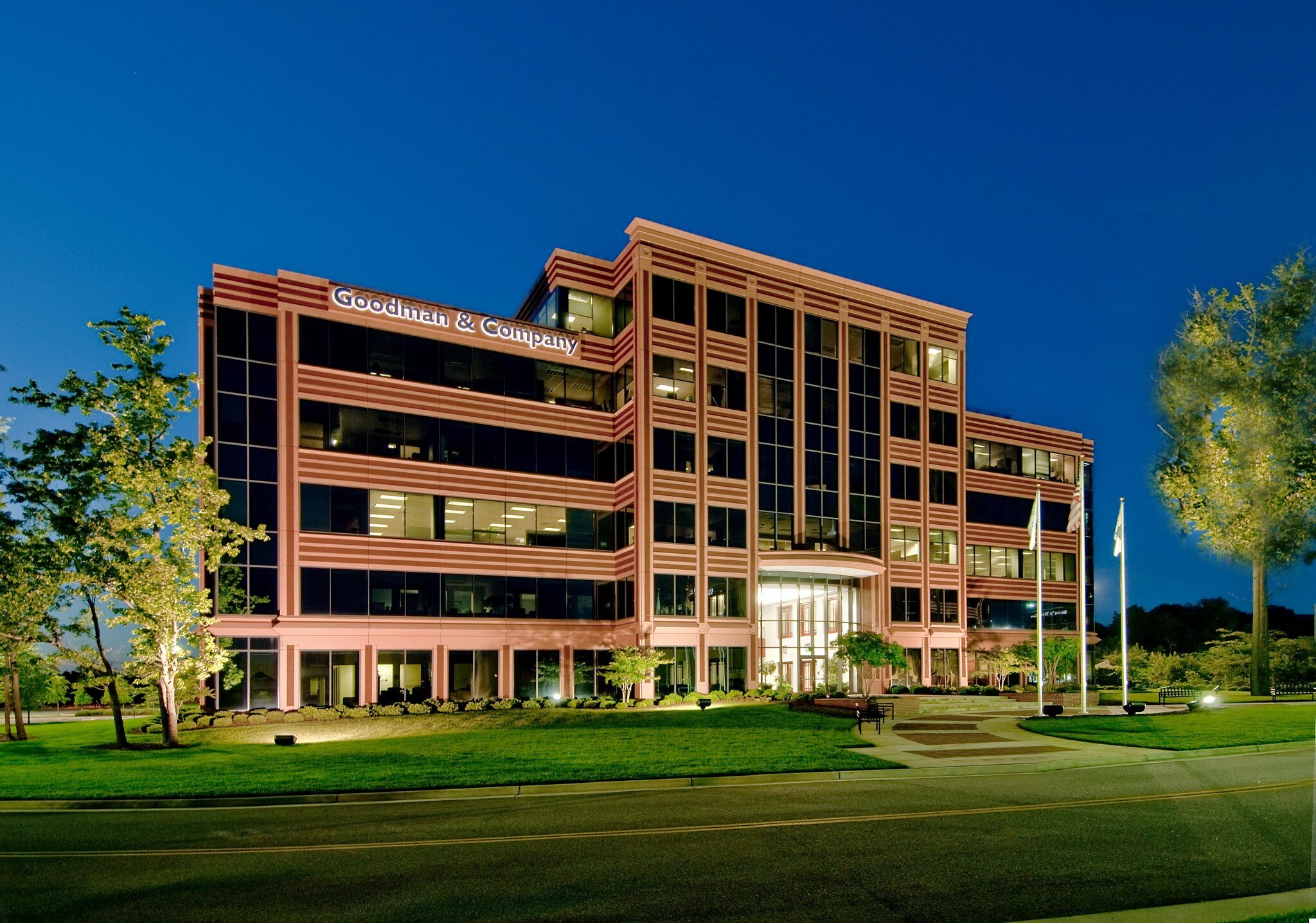 272 Bendix Rd, Virginia Beach, VA à louer Photo principale– Image 1 sur 29