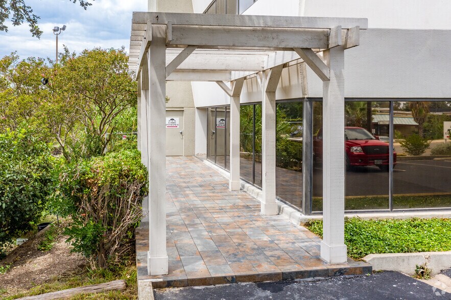 7461 Callaghan Rd, San Antonio, TX à louer - Photo de l’immeuble – Image 2 sur 6