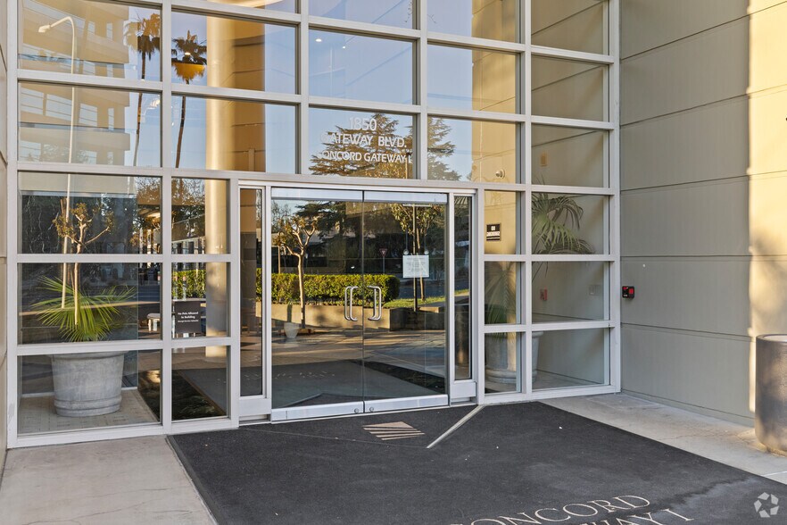 1850 Gateway Blvd, Concord, CA à louer - Photo de l’immeuble – Image 3 sur 7