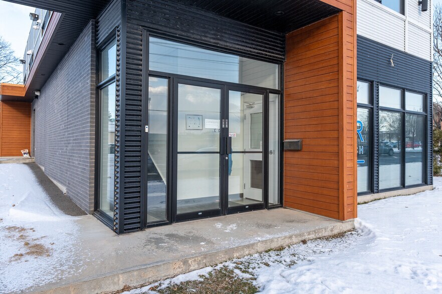 3945 Boul Guillaume-Couture, Lévis, QC à vendre - Photo de l’immeuble – Image 2 sur 5