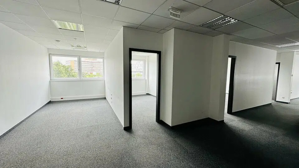 Bureau dans Strasbourg à louer - Photo de l’immeuble – Image 2 sur 7