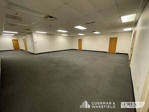 6161 Cochran Rd, Solon, OH à louer Photo intérieure– Image 1 sur 7