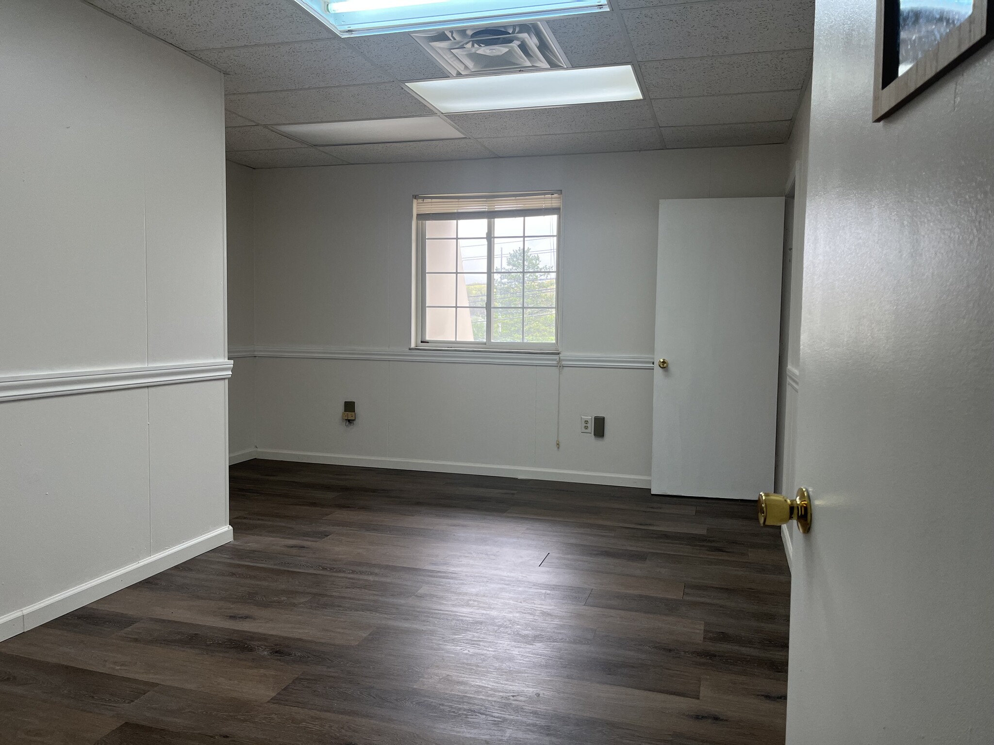 8221-8237 E Washington St, Chagrin Falls, OH à louer Photo de l’immeuble– Image 1 sur 6