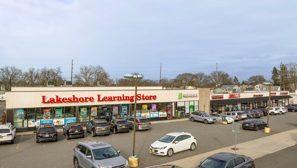 2079-2095 Hillside Ave, New Hyde Park, NY à louer - Photo de l’immeuble – Image 1 sur 3