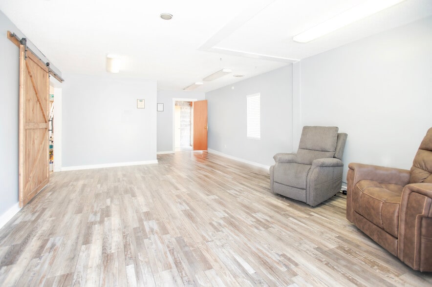 401 Hillcrest St, Clinton, TN à vendre - Photo intérieure – Image 2 sur 18