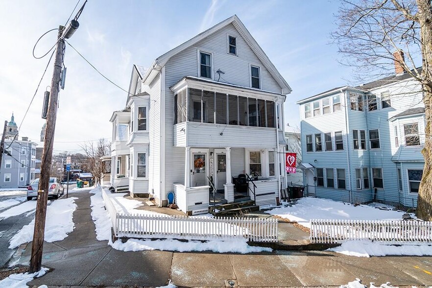 7-9 Gaulin Ave, Woonsocket, RI à vendre - Photo de l’immeuble – Image 2 sur 19