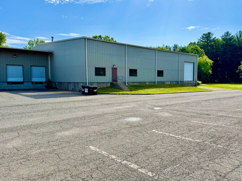 6 Industrial Pky, Easthampton, MA à louer - Photo de l’immeuble – Image 2 sur 5