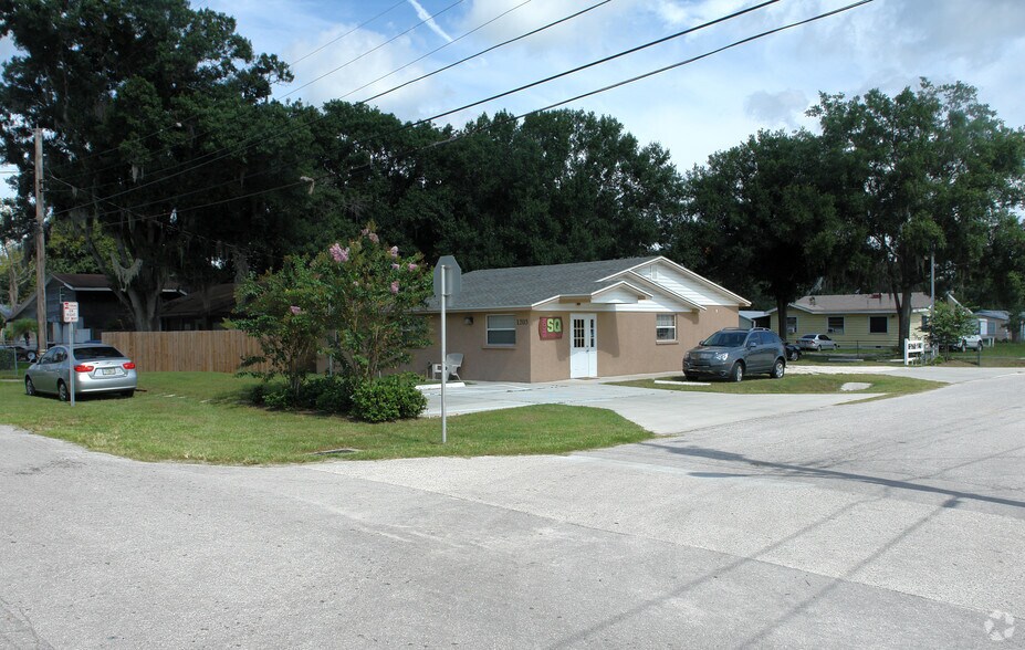 1203 Mayflower Dr, Lakeland, FL à vendre - Photo principale – Image 1 sur 2