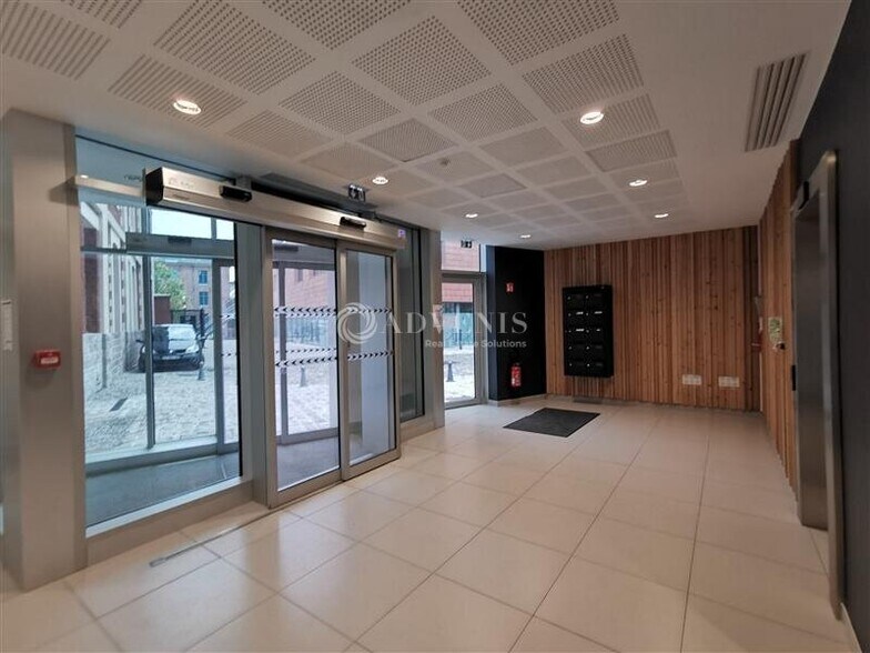 Bureau dans Lille à louer - Hall d’entrée – Image 3 sur 8