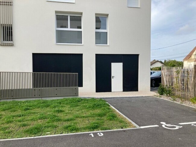Plus de détails pour Local commercial à vendre