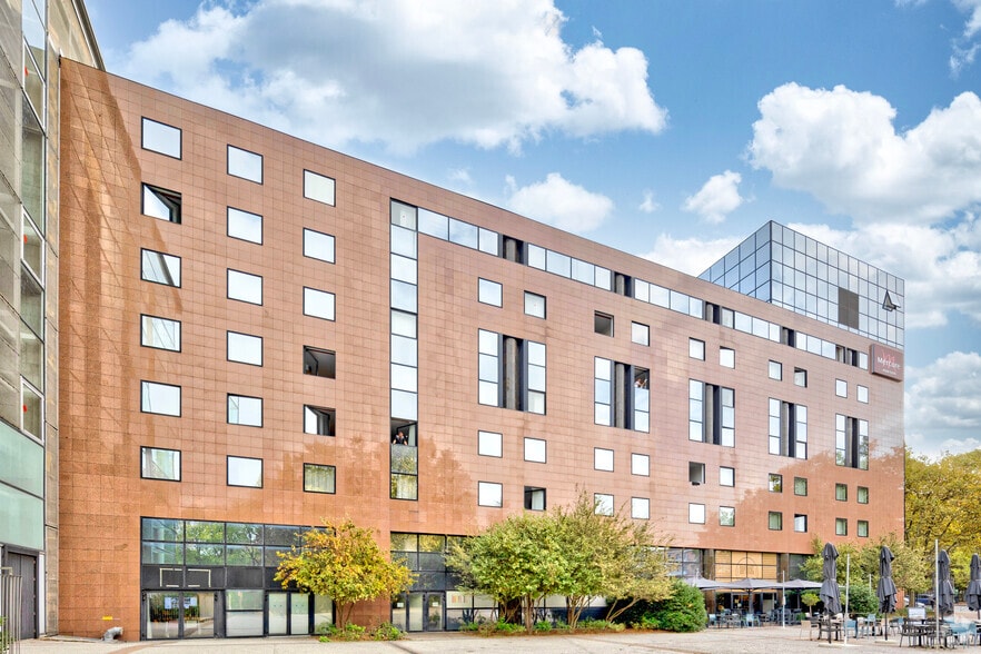 8 Esplanade Compans Caffarelli, Toulouse à louer - Photo de l’immeuble – Image 3 sur 37