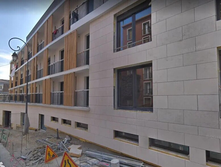 Local commercial dans Issy-les-Moulineaux à louer - Photo de l’immeuble – Image 3 sur 7