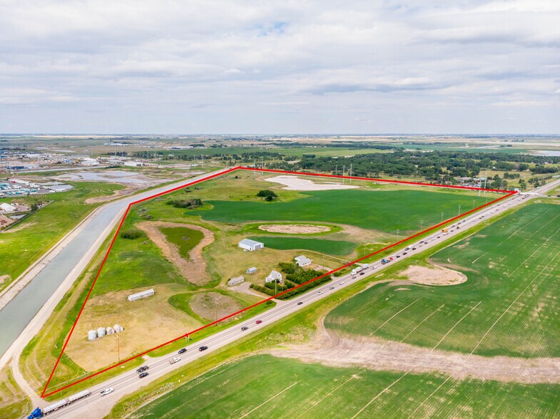 285110 Glenmore Trl SE, Calgary, AB à vendre - Photo de l’immeuble – Image 3 sur 3