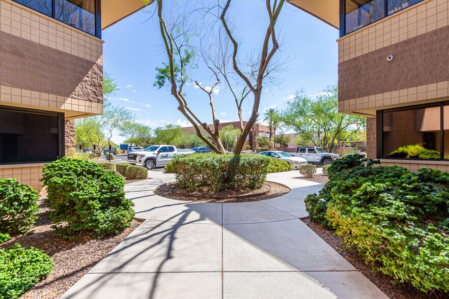 1838 W Parkside Ln, Phoenix, AZ à louer - Photo de l’immeuble – Image 3 sur 14