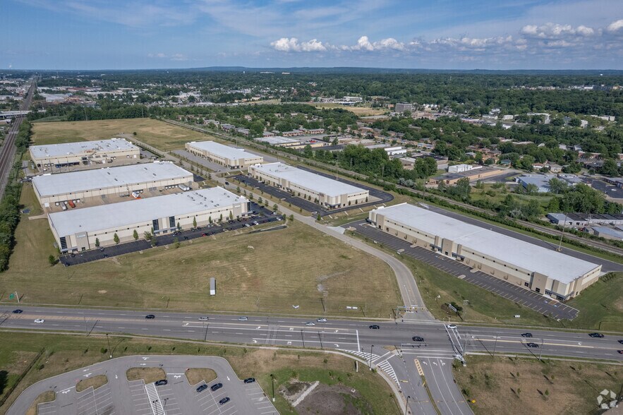 26550 Bluestone Blvd, Euclid, OH à louer - Aérien – Image 3 sur 16