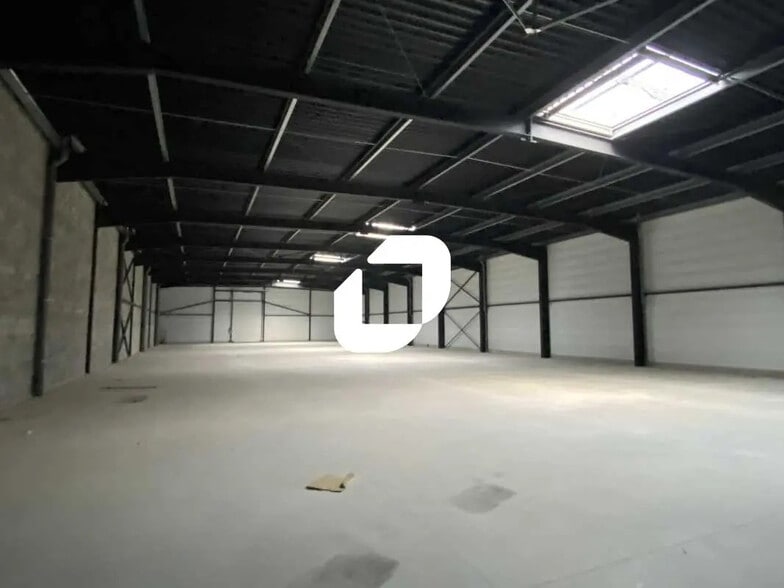 Bureau dans Mauguio à louer - Photo de l’immeuble – Image 2 sur 14