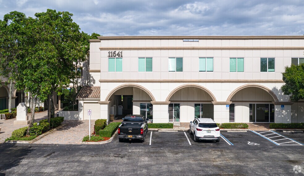 11641 Kew Gardens Ave, Palm Beach Gardens, FL à vendre - Photo de l’immeuble – Image 2 sur 7