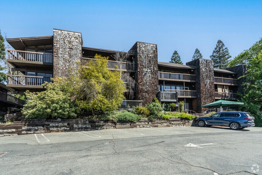 3746 Mount Diablo Blvd, Lafayette, CA à vendre - Photo de l’immeuble – Image 2 sur 5