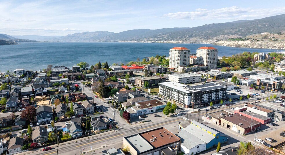 351 Westminster Av W, Penticton, BC à vendre - Photo de l’immeuble – Image 1 sur 4