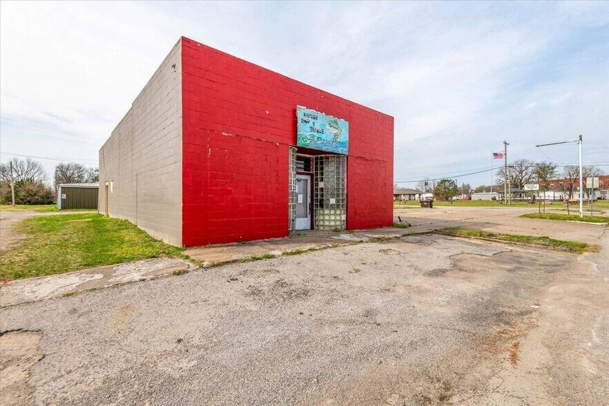312 E Cherokee Ave, Nowata, OK à vendre - Photo de l’immeuble – Image 2 sur 16