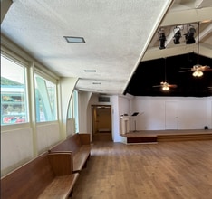 21338 Dumetz Rd, Woodland Hills, CA à louer Photo intérieure– Image 2 sur 9