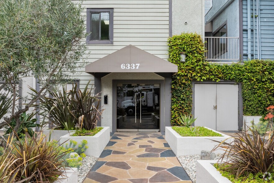 6337 Primrose Ave, Los Angeles, CA à vendre - Photo de l’immeuble – Image 3 sur 33