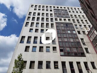 Plus de détails pour 1-3 Place Charles De Gaulle, Montigny-le-Bretonneux - Bureau à louer