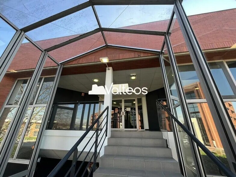 221 Rue Carmin, Labège à louer - Hall d’entrée – Image 2 sur 4