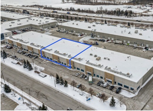3750A Laird Rd, Mississauga, ON à louer Photo de l’immeuble– Image 1 sur 2