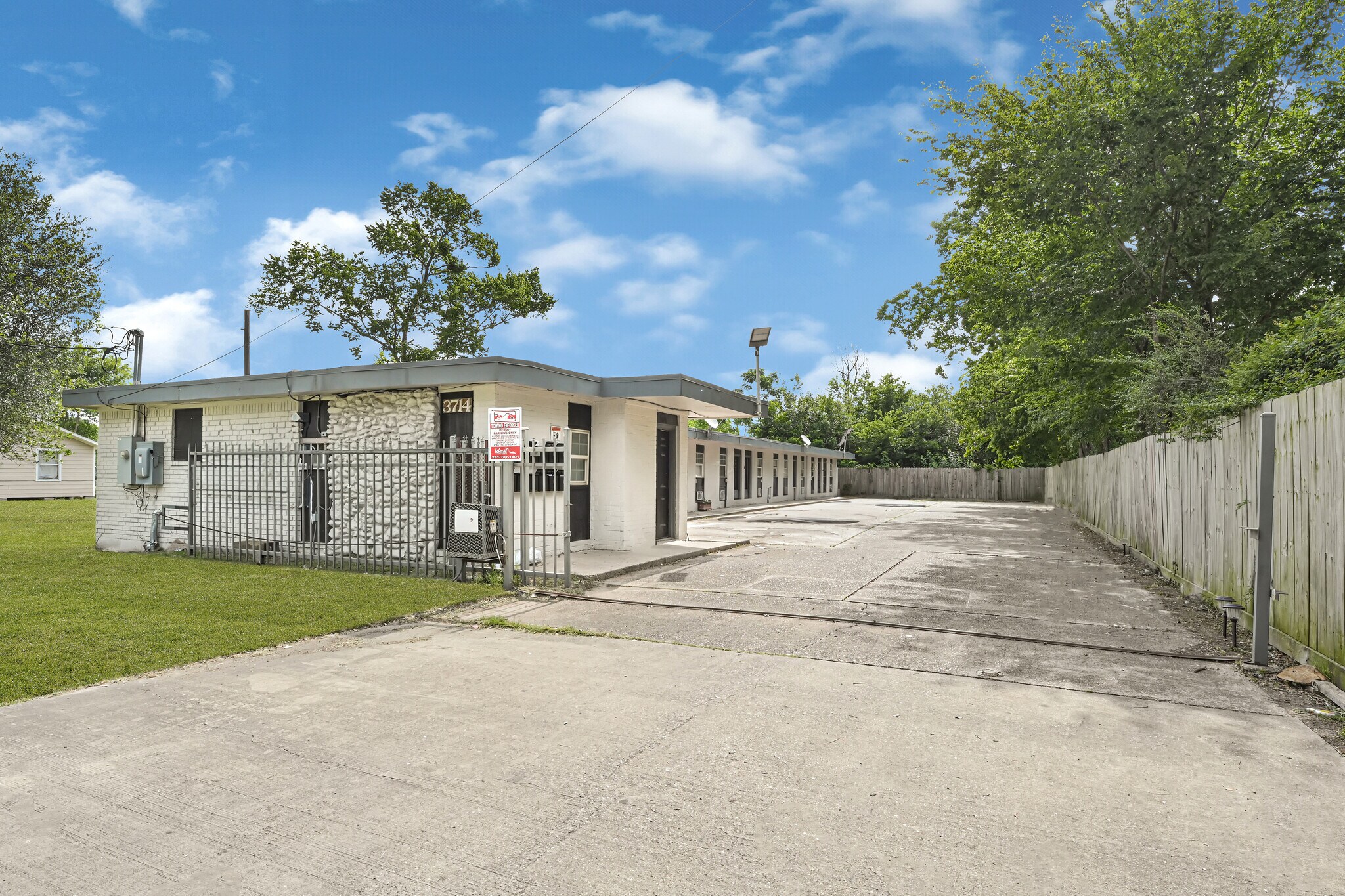 3714 Dabney St, Houston, TX à vendre Photo de l’immeuble– Image 1 sur 18