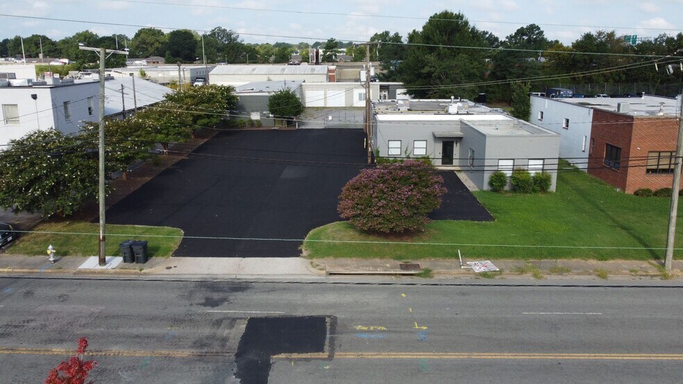 2100 N Hamilton St, Richmond, VA à louer - Photo de l’immeuble – Image 2 sur 3