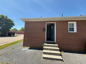 11923 Centre St, Chester, VA à louer Photo intérieure– Image 2 sur 5