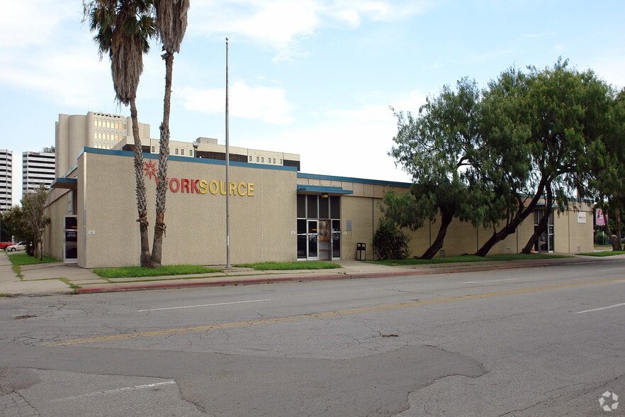 520-525 N Staples St, Corpus Christi, TX à vendre - Photo principale – Image 1 sur 2