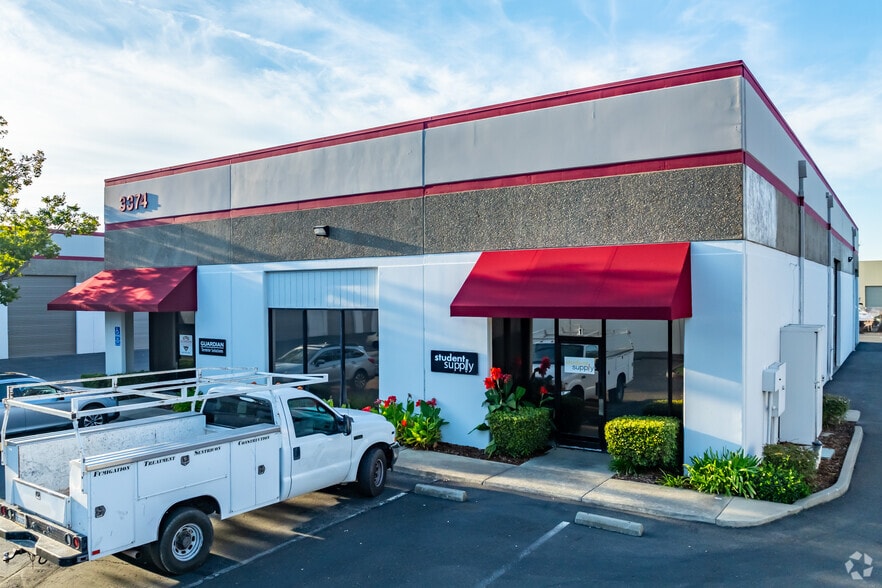 3374 Monier Cir, Rancho Cordova, CA à louer - Photo principale – Image 1 sur 4