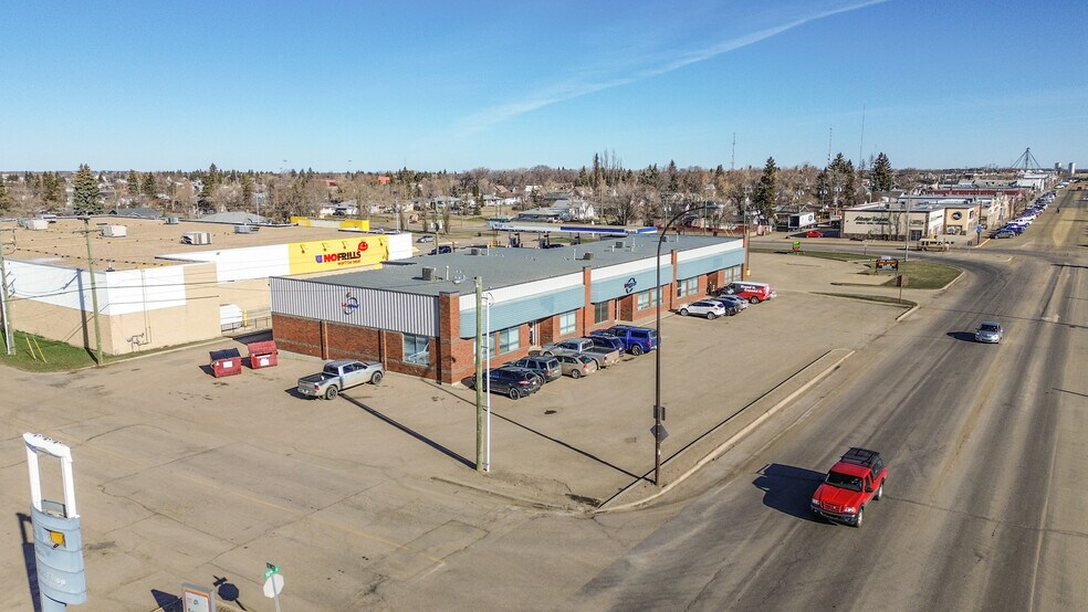 4602 50 St, Stettler, AB à vendre - Photo de l’immeuble – Image 3 sur 20