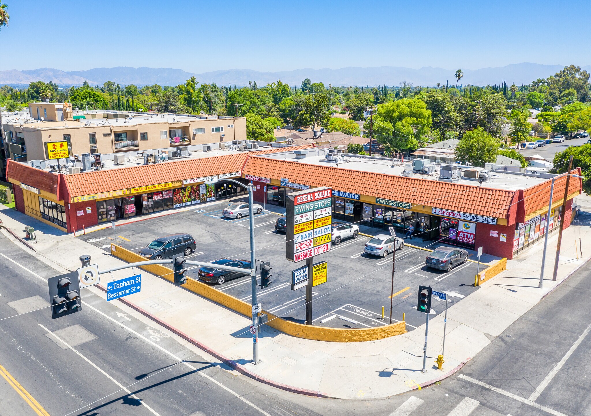 6100 Reseda Blvd, Tarzana, CA à louer Photo principale– Image 1 sur 7