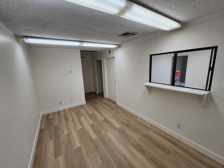 19509-19529 Business Center Dr, Northridge, CA à louer - Photo de l’immeuble – Image 3 sur 5