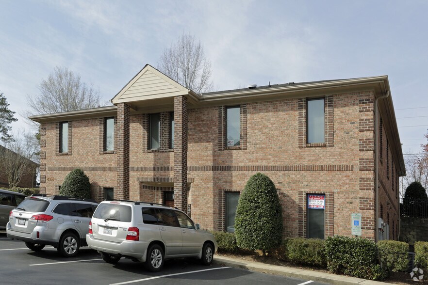8356 Six Forks Rd, Raleigh, NC à louer - Photo de l’immeuble – Image 2 sur 3
