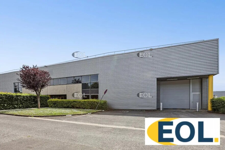 Local d’activités dans Le Mesnil-Amelot à louer - Photo de l’immeuble – Image 1 sur 14