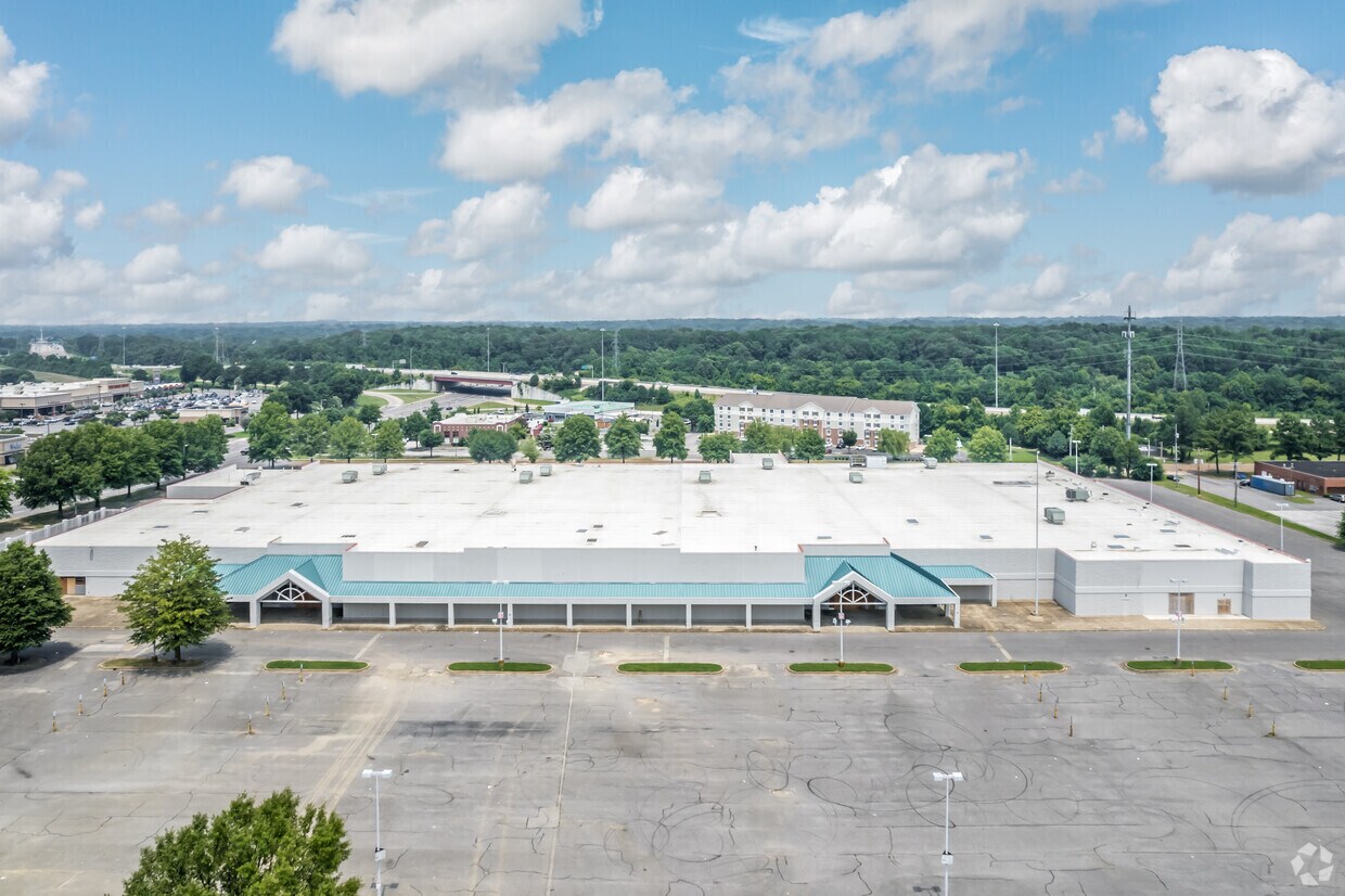 7060 Winchester Rd, Memphis, TN à louer Photo principale– Image 1 sur 3