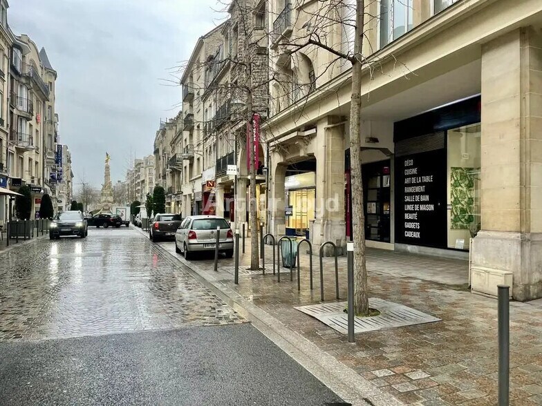 Local commercial dans Reims à louer - Photo de l’immeuble – Image 1 sur 4