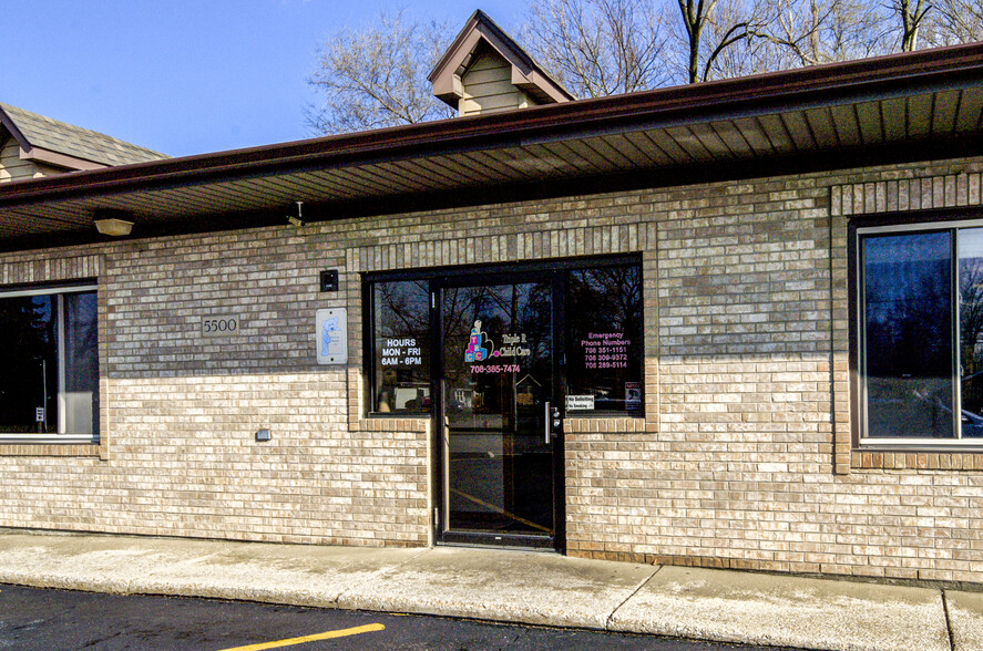 5500 147th St, Oak Forest, IL à vendre - Photo de l’immeuble – Image 2 sur 13