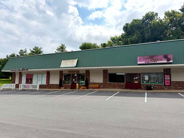 1904 Knob Creek Rd, Johnson City, TN à louer - Photo de l’immeuble – Image 2 sur 3