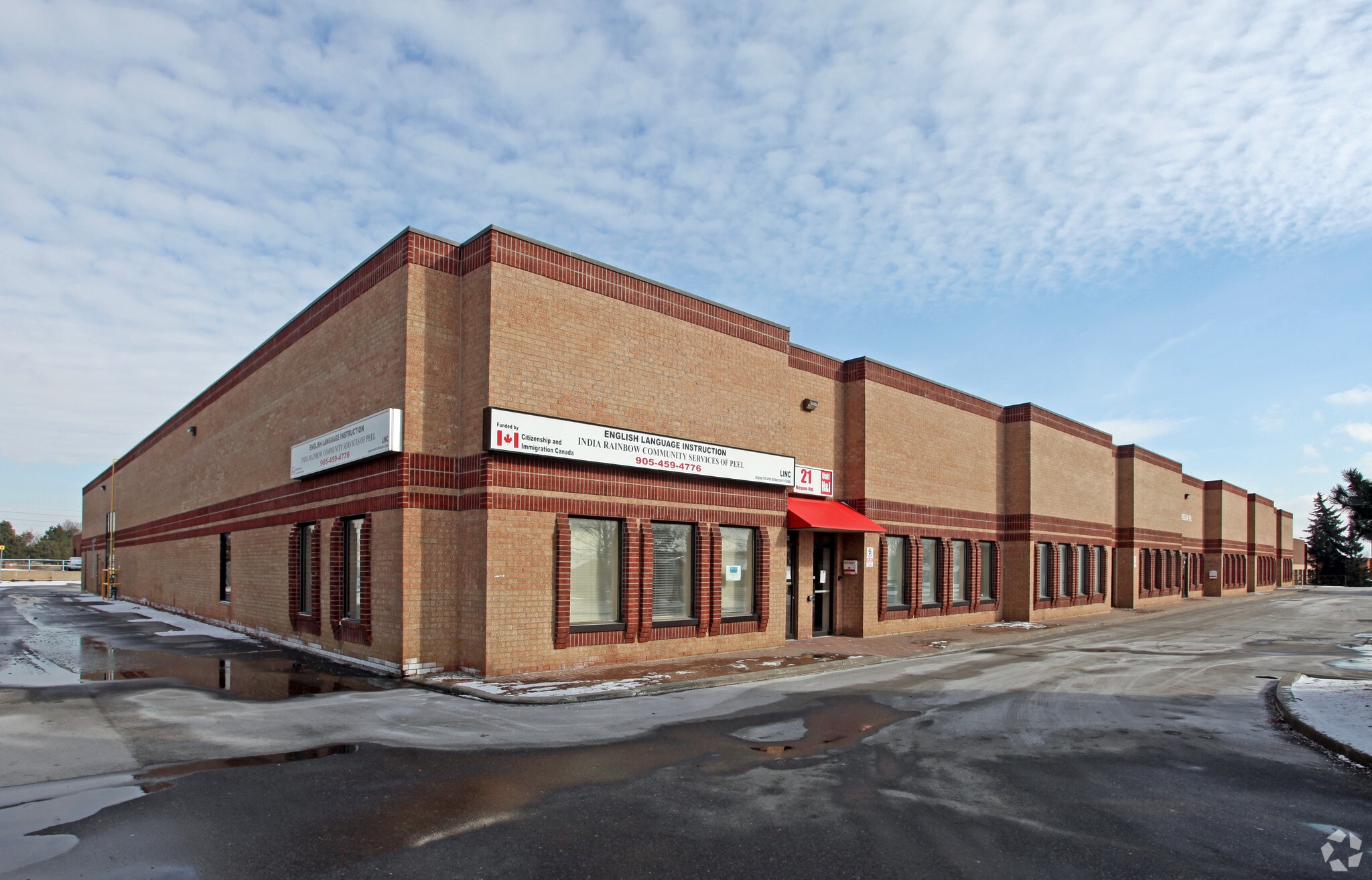 21 Regan Rd, Brampton, ON à louer Photo principale– Image 1 sur 5