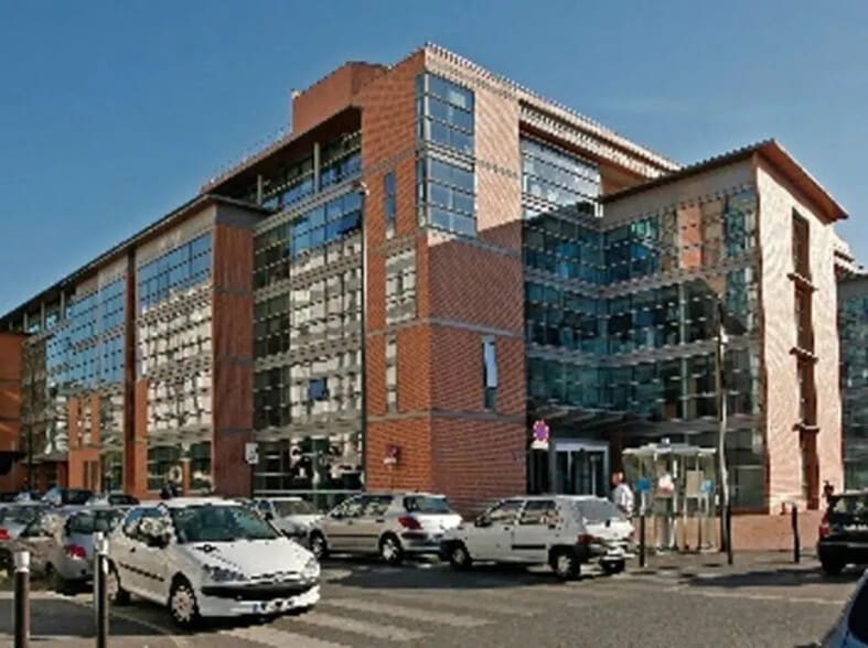 Bureau dans Ivry-sur-Seine à louer - Photo de l’immeuble – Image 1 sur 5