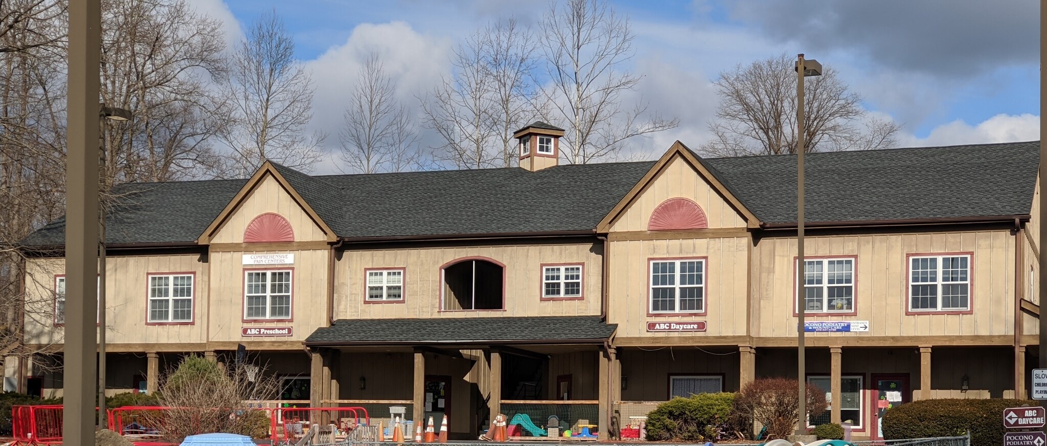 832 Seven Bridge Rd, East Stroudsburg, PA à louer Photo principale– Image 1 sur 24