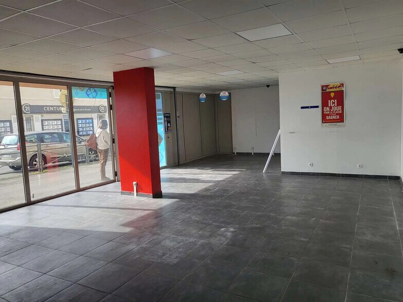Local commercial dans Saint-Michel-Sur-Orge à louer - Photo de l’immeuble – Image 3 sur 4