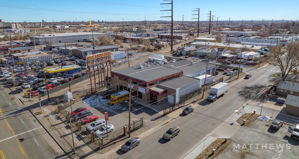 1298 W Alameda Ave, Denver, CO à louer - Photo de l’immeuble – Image 2 sur 6
